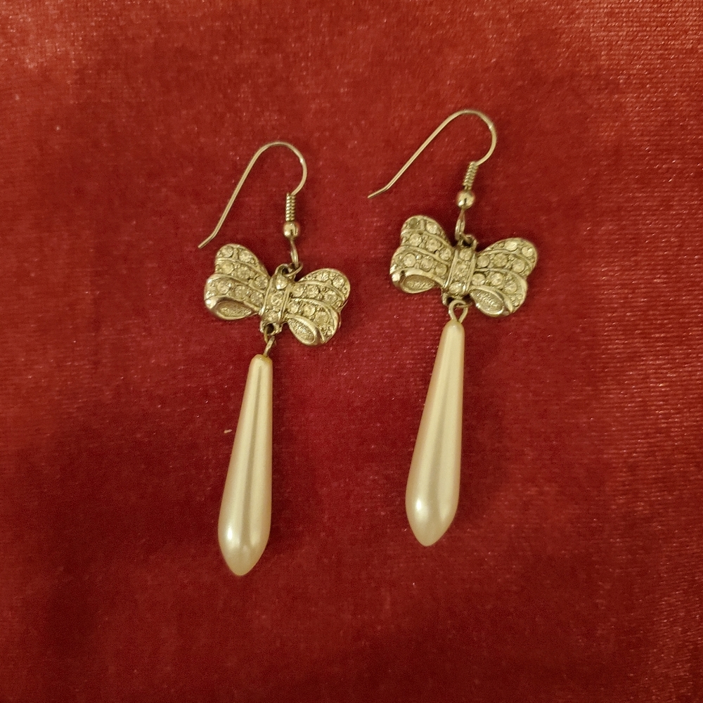 Earrings - Picture 2 of 3